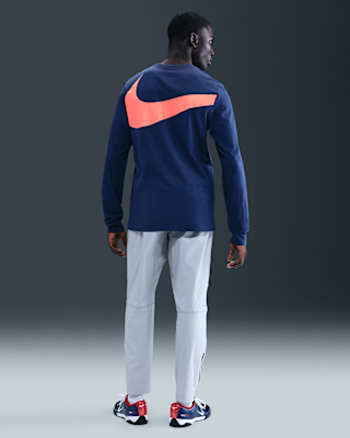 FC Barcelona Men's Nike Football Long-Sleeve T-Shirt. Nike SI